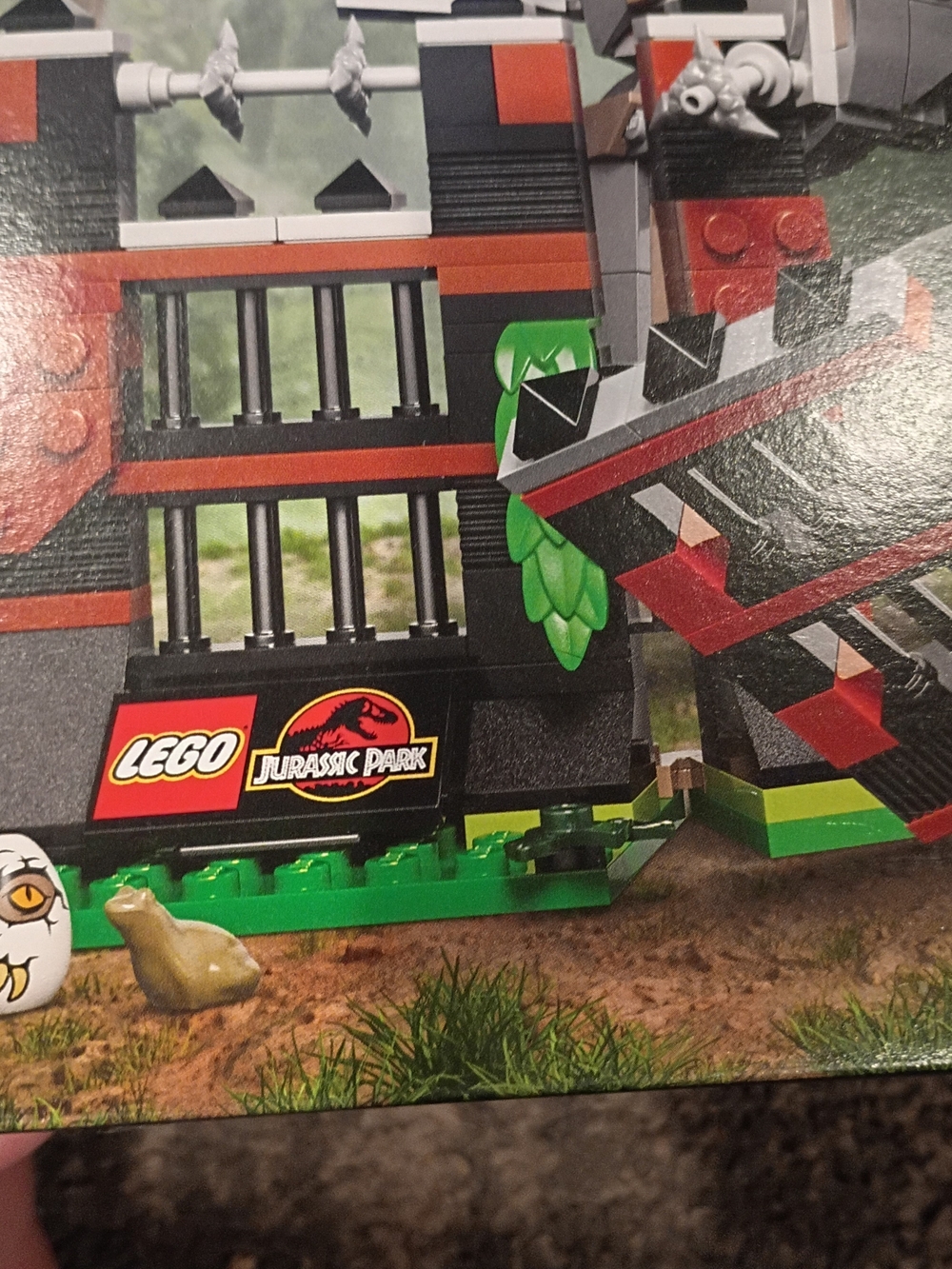 LEGO Spinosaurus Dinosaur Escape 77982 - Picture 3 of 5